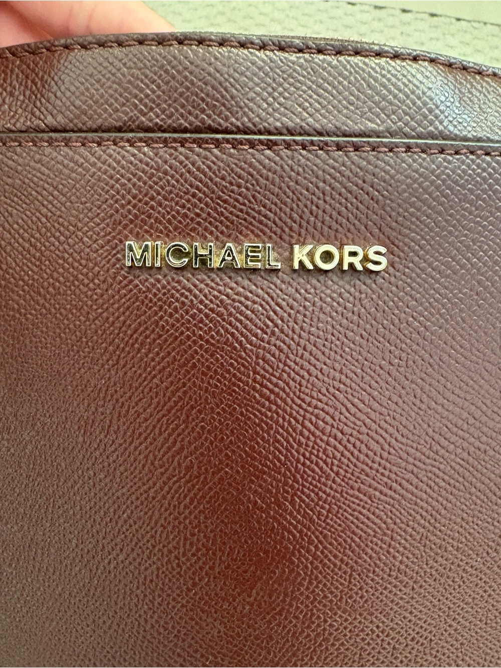 MICHAEL KORS Leather Crossbody with Gold Chain - Picture 2 of 7